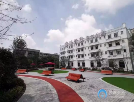 重慶遠(yuǎn)洋椿萱茂回興老年公寓.png